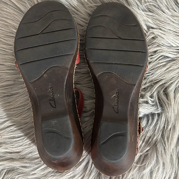 Clarks Bendables Women's Red Leather Sandals - Picture 6 of 9